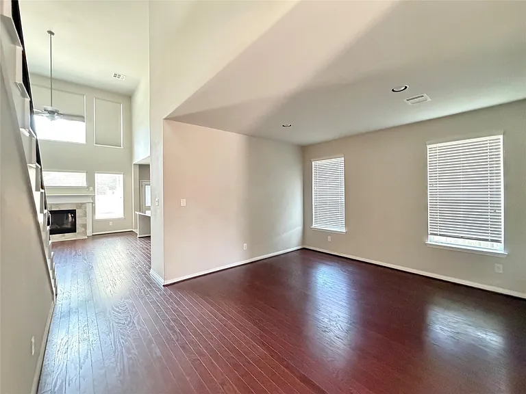 8002 Mesquite Hill Ln — Photo 6