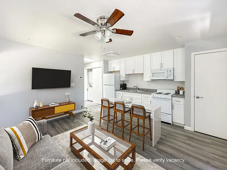515 Camanche Lane - Summer Gardens Apartments — Photo 12