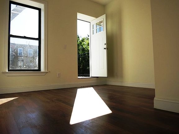 2nd image of 458 Willoughby Ave