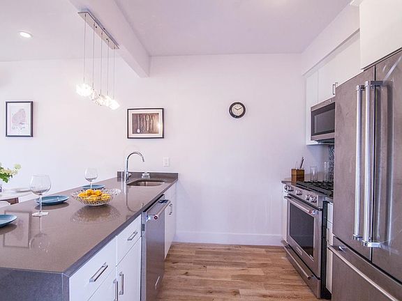 3rd image of 1276 Dekalb Ave #2A