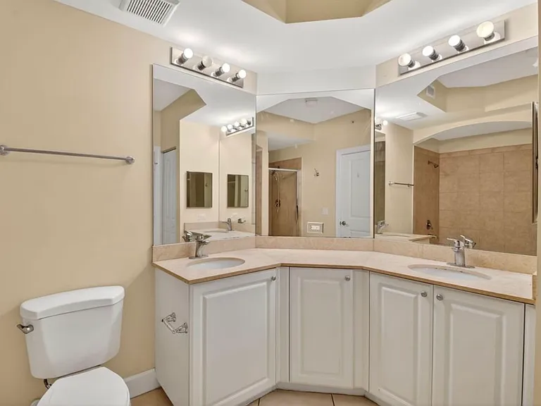 1660 Renaissance Commons Blvd #2517 — Photo 8