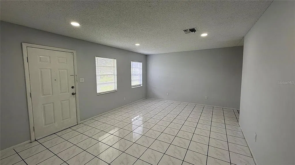 2 bed, 2.0 bath, 1000 sqft, $1,800 — Photo 3