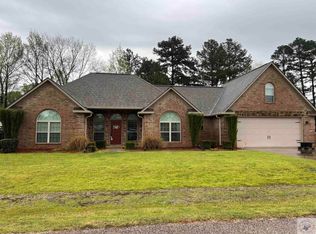 61 Red Springs Rd, Texarkana, TX 75501
