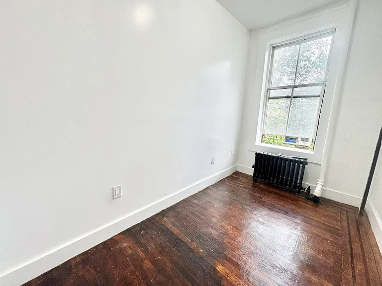 305 E 109th St #10 — Photo 7