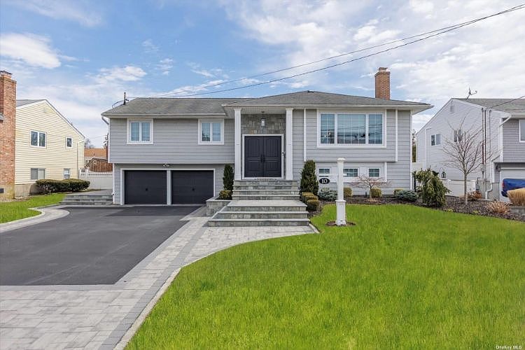 1st image of 10 Rockaway Pl