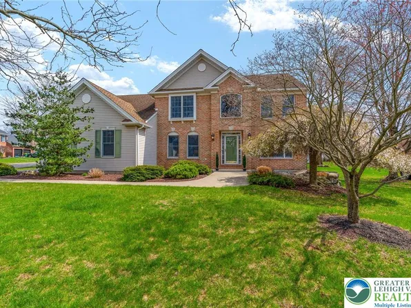 2048 Peppermint Dr, Macungie, PA 18062
