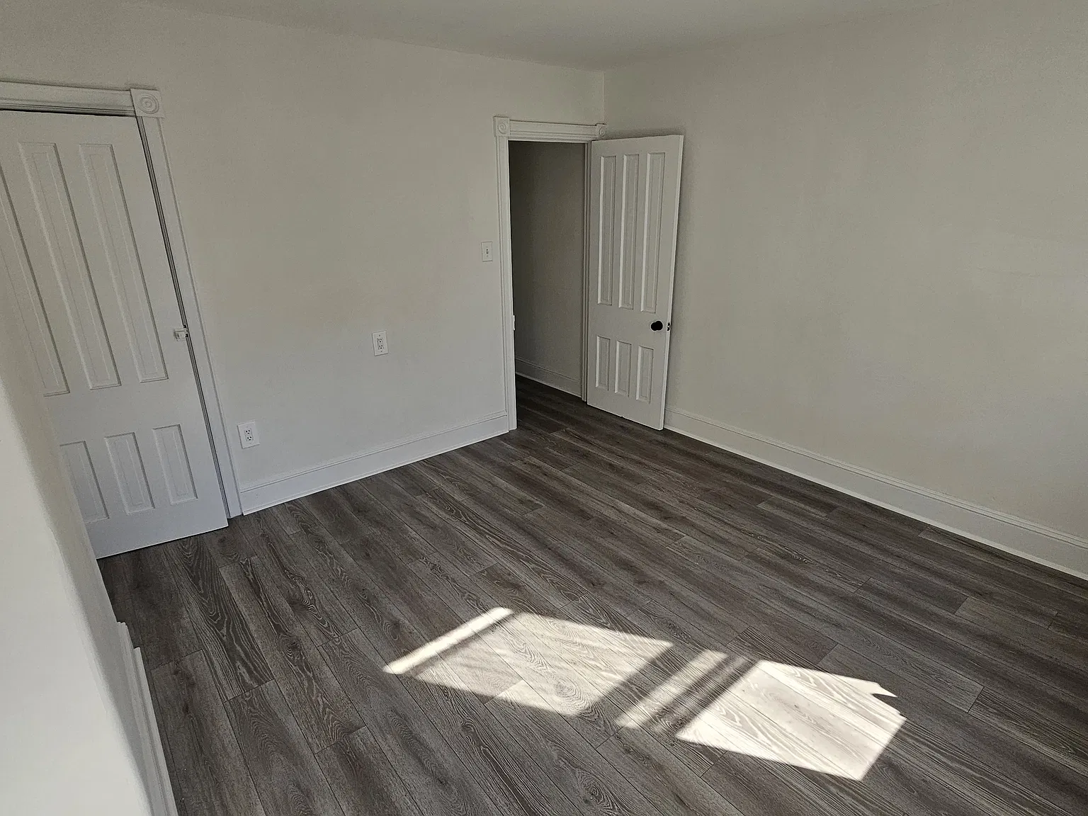4 bed, 1140 sqft, $2,595 — Photo 2