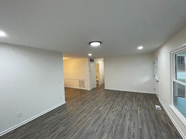 100 Killington Dr — Photo 5