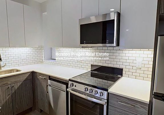 19 Peterborough St. #19 Boston - Fenway Unit Photo 2