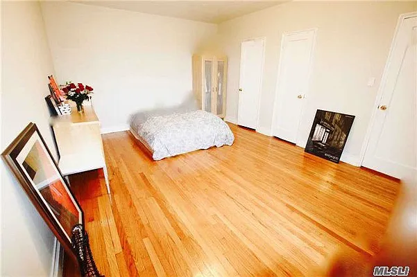 Sold by Remax City Square | media 15