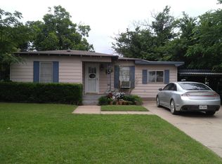 1428 Avenue D, Graham, TX 76450