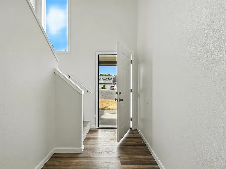 2413 NW 3rd Way — Photo 5