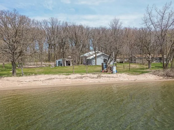 47185 Benny Ln, Perham, MN 56573