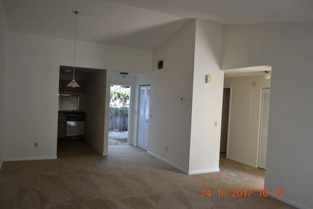 2 bed, 1116 sqft, $1,650 — Photo 4