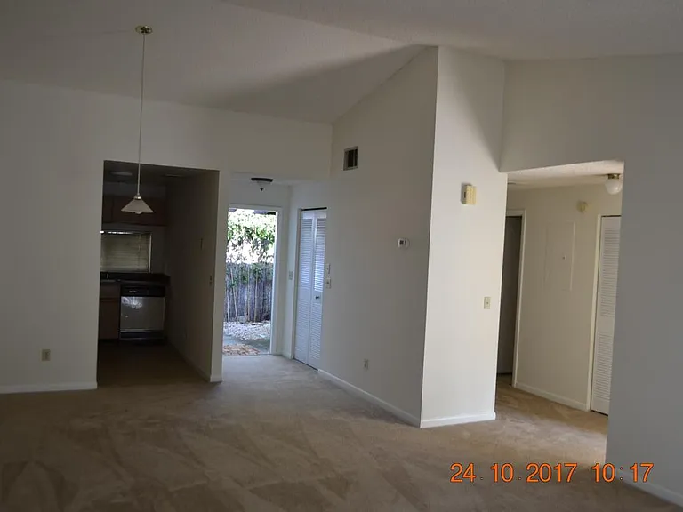 11413 Midfield Way — Photo 4