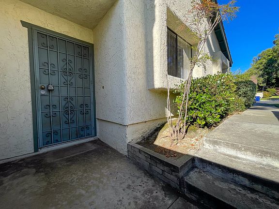 3rd image of 832 Chervil Ct