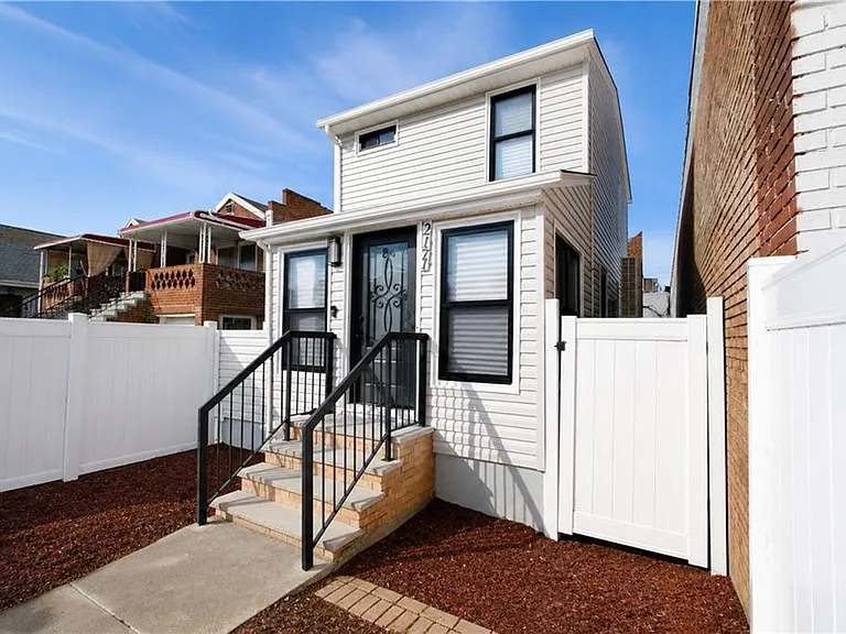 2171 Hendrickson St — Photo 1