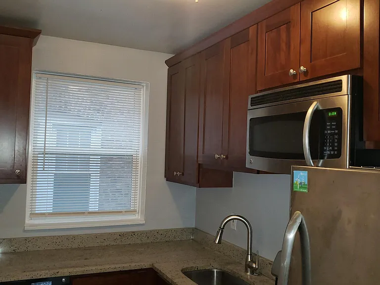 4871 1/2 N Hermitage Ave #2W — Photo 3