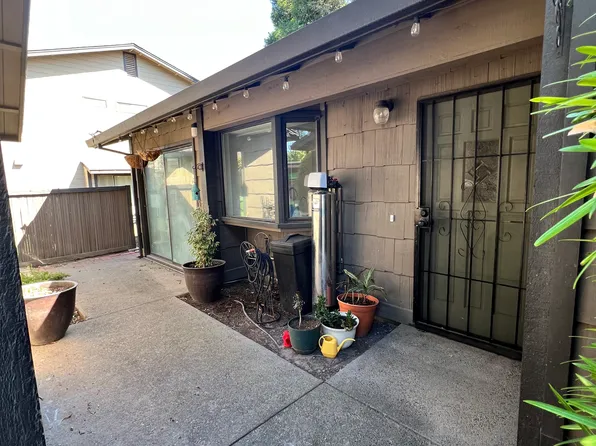 602 Sunnybrook Cir, Turlock, CA 95382