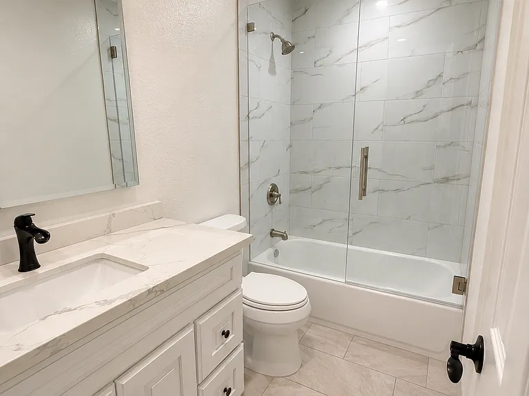 800 Termino Ave #13 — Photo 3
