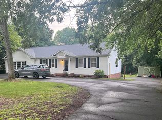 160 N Peace Haven Rd, Winston Salem, NC 27104