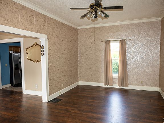 5th image of 807 W Pike St