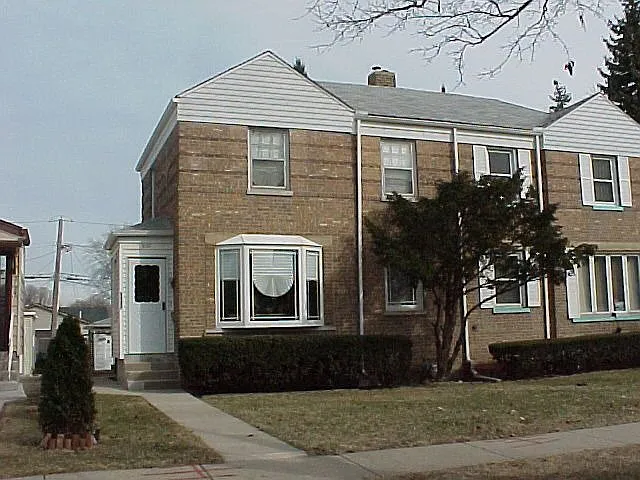 3137 Ernst St photo 1