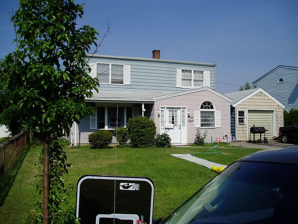 2nd image of 48 Ridge Ln