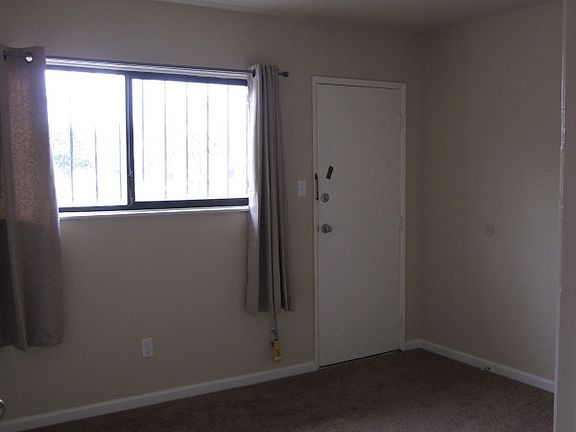 Bedroom 2 (facing 8th St)