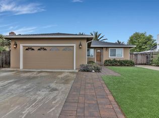 861 Apricot Ln, Hollister, CA