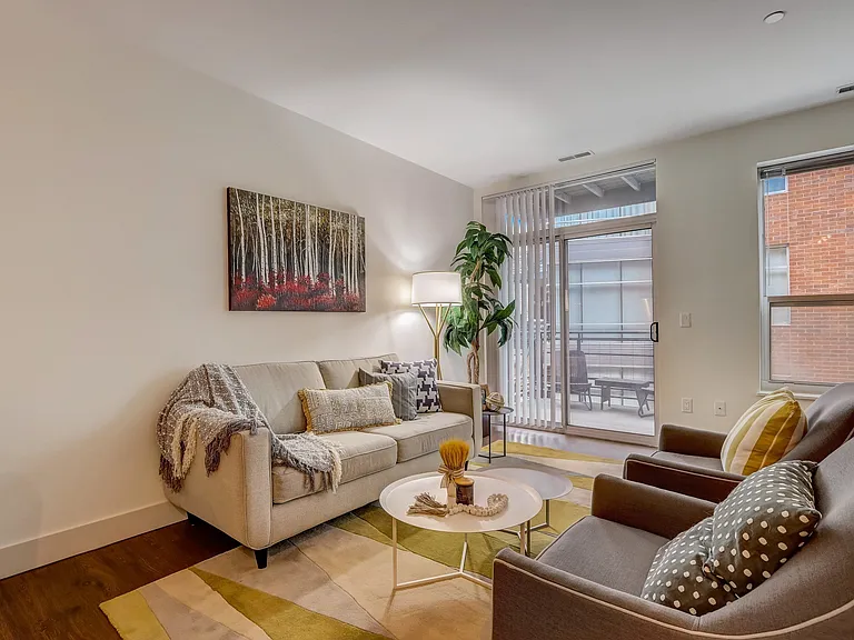 2 Bed / 2 Bath - 1215 SF
