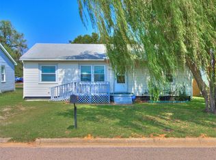 909 N Patchin Ave, Shawnee, OK 74801