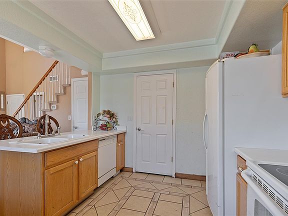 5th image of 3980 Odessa St