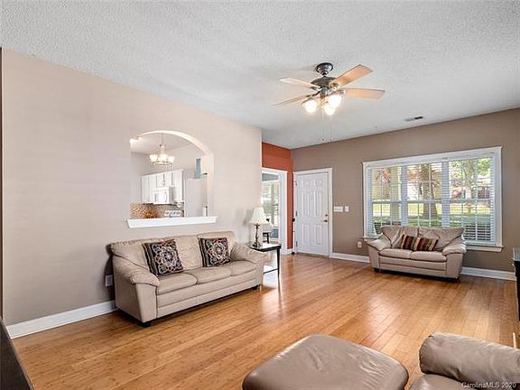 5th image of 13544 Glencreek Ln