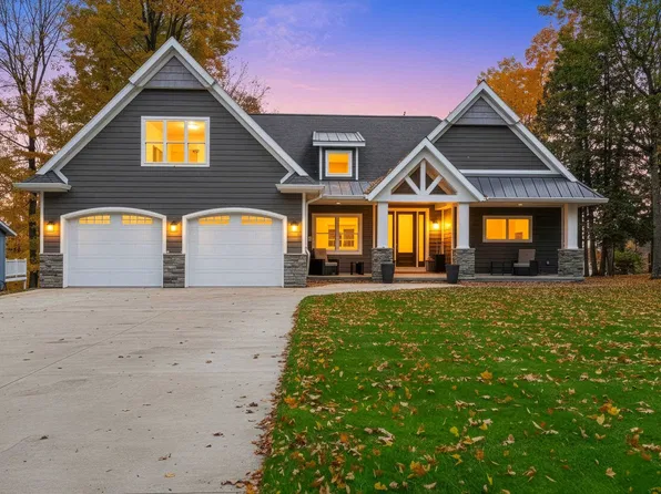 9521 N Kelly Lake Rd, Suring, WI 54174