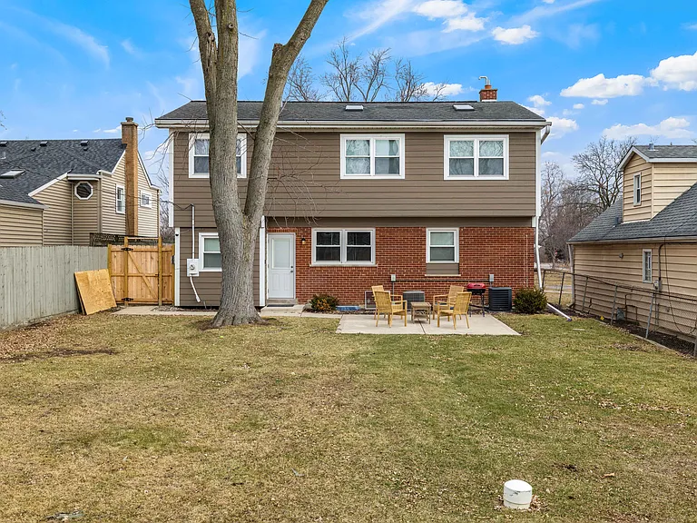 424 W Avery St — Photo 38