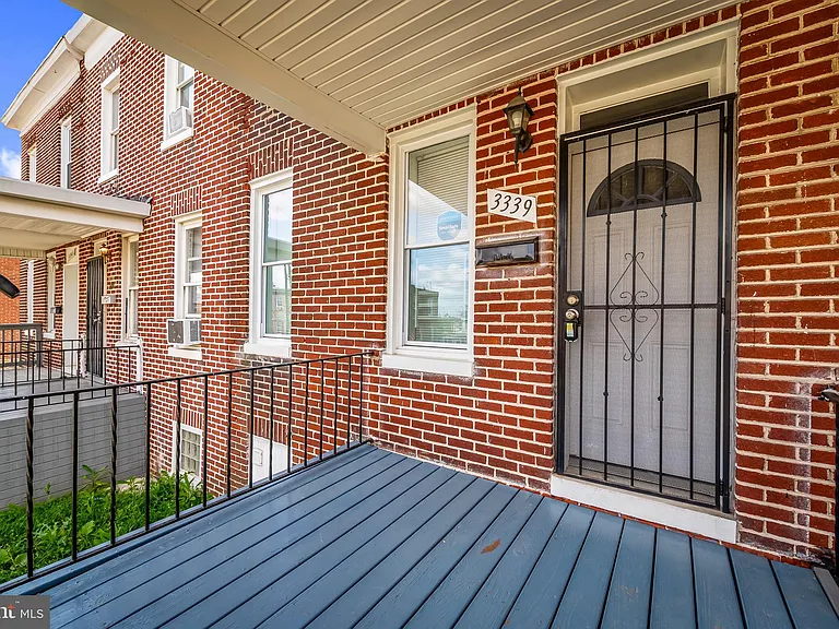 3339 Elmora Ave — Photo 2