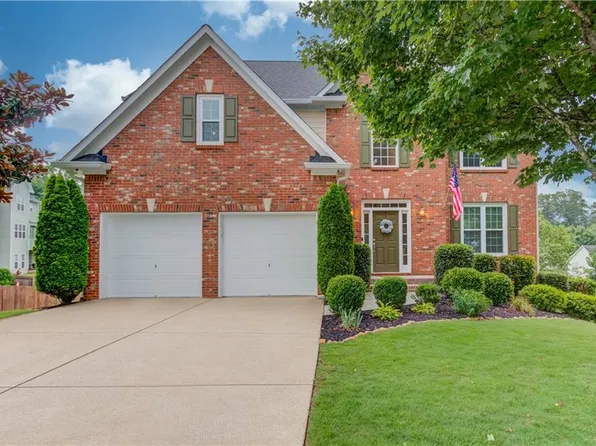 2651 Chandler Grove Ct, Buford, GA 30519