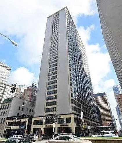 535 N Michigan Ave — Photo 2