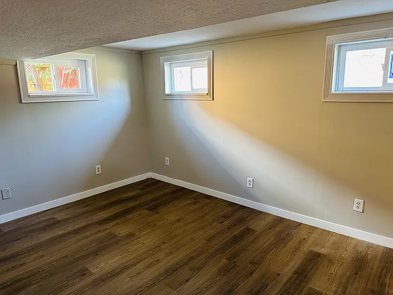 19 E 1300 S — Photo 11