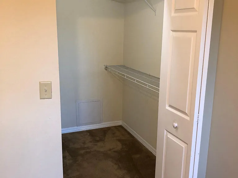 5604 Pinnacle Heights Cir #305 — Photo 16