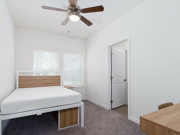 2nd image of 3125 NW Cottonwood Ln #2-1120111