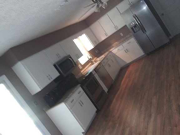 5th image of 1217 SE Airoso Blvd