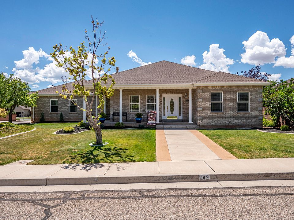 1st image of 242 S Marble Canyon Dr