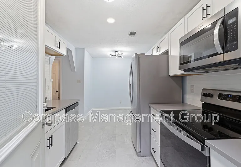 7668 Chatham Cir — Photo 18