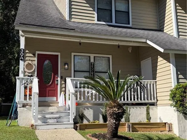 30 Lake Shore Dr #A, Daphne, AL 36526