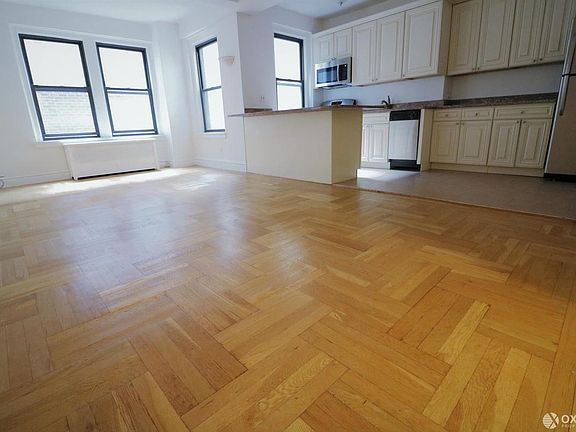 2nd image of 127 W 96th St APT 12D