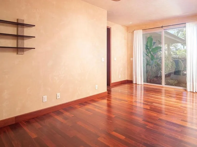 111 Ponana St — Photo 3