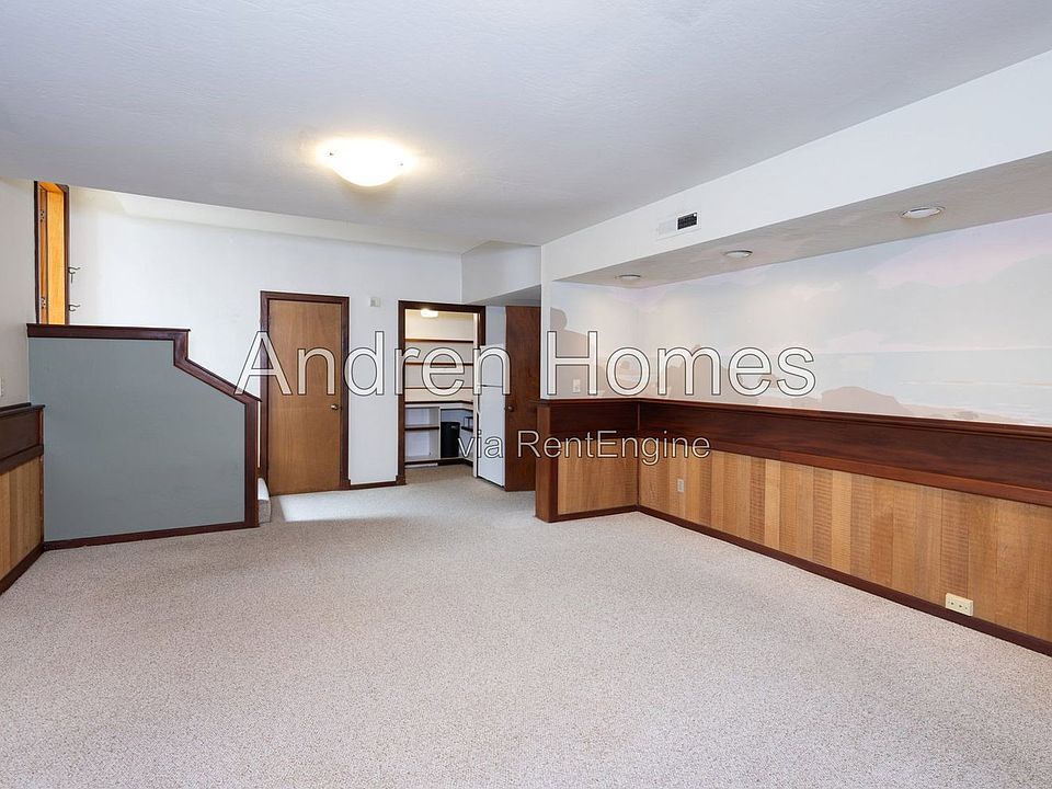 1st image of 22660 E Cliff Dr