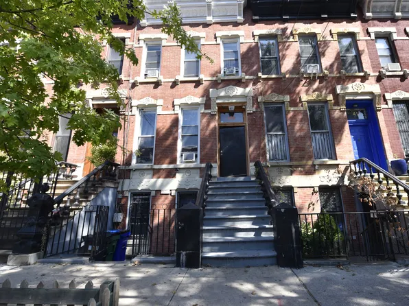 409 East 139th Street image 2 of 21